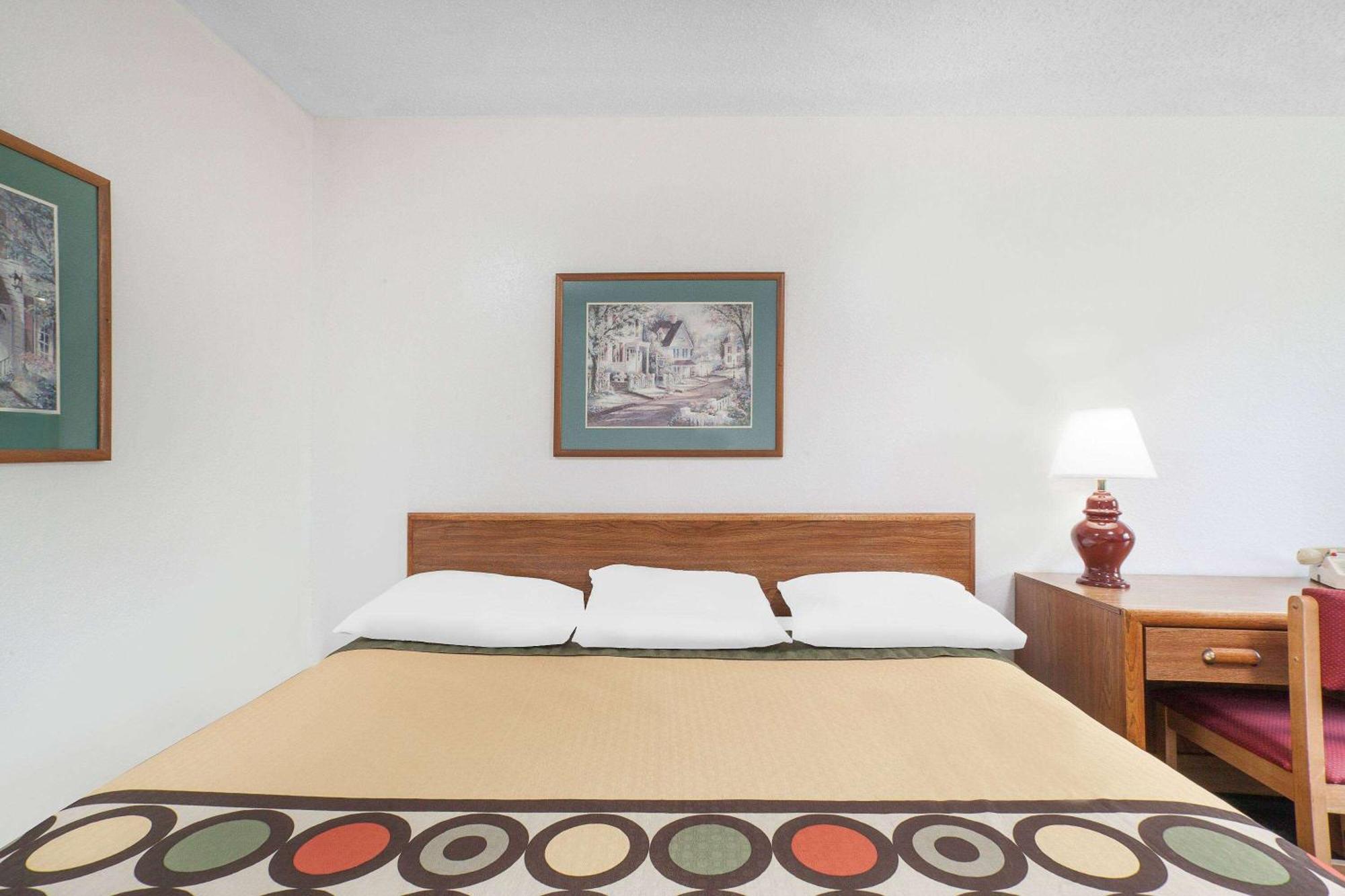Super 8 By Wyndham Queensbury Glens Falls Esterno foto